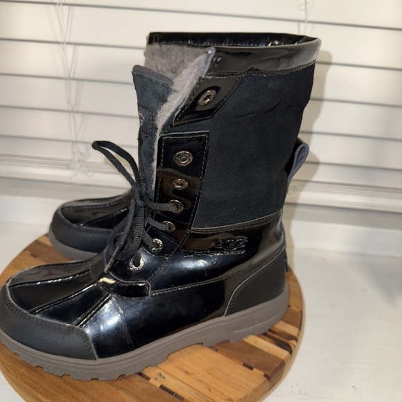 UGG Adirondack III Patent Leather Black Waterproof Boots W4 K2 EU34 Winter snow - Picture 3 of 9